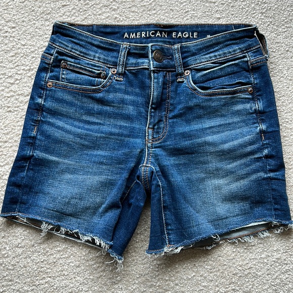 American eagle , super stretch demin shorts, size2 - Picture 1 of 7